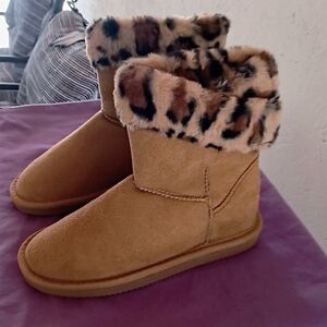 Apres By Lamo Tan Faux Fur Lined Boots